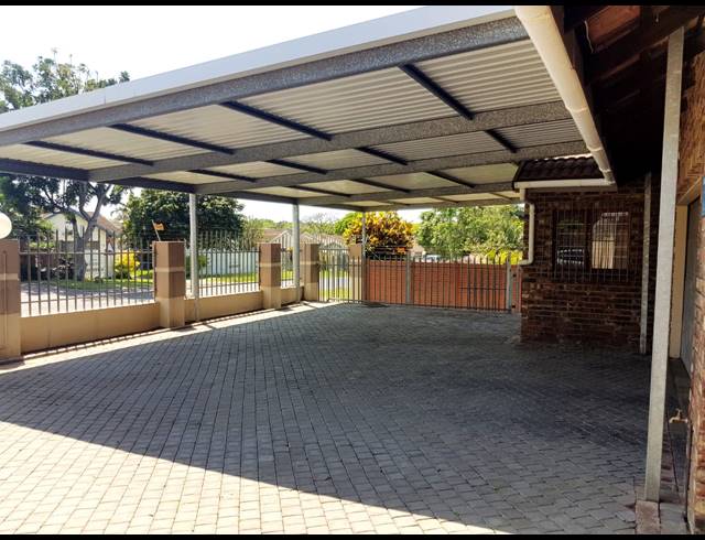 6 BEDROOM HOUSE TO LET IN VELD EN VLEI